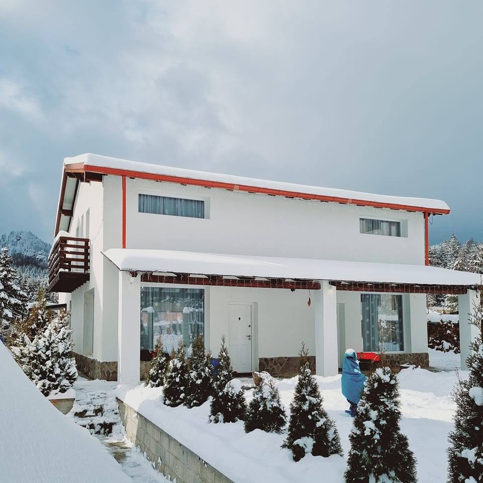 Cabana Căsaru – vedere exterioară