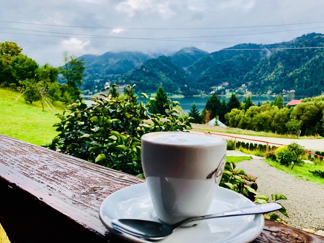 Colibița Ariniș – vedere spre lac